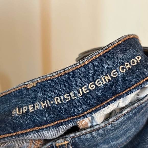 AE Size 4R Super Hi-Rise Jegging Crop Destroyed Medium Wash - Picture 4 of 5